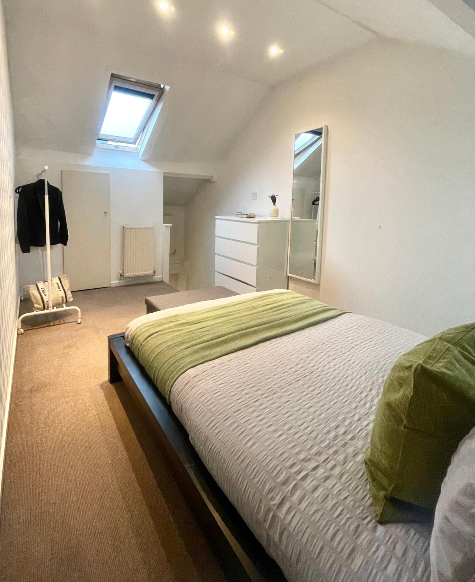 A Fantastic One Double Bedroom Flat London Exterior photo